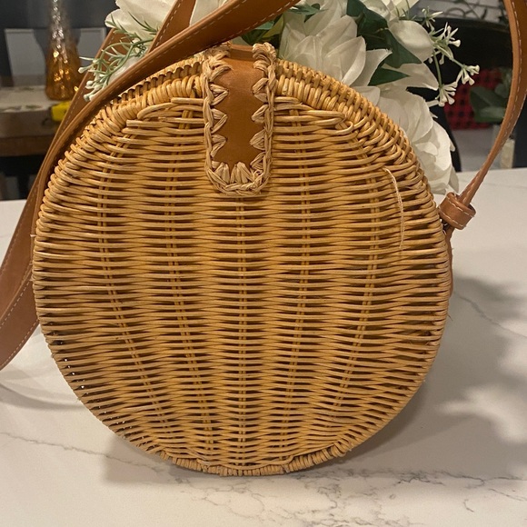 Round Woven Tan Crossbody Bag - Picture 3 of 11